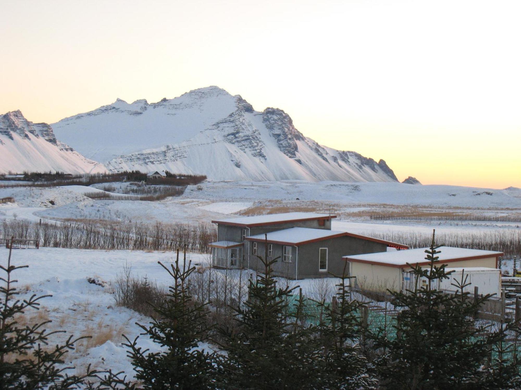 Dilksnes Guesthouse Хофн Экстерьер фото